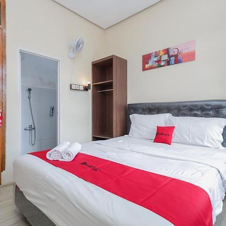 Reddoorz At Wr Supratman Batu Hotel Batu  Buitenkant foto