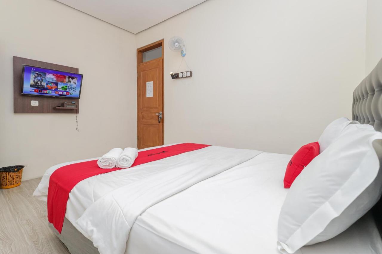 Reddoorz At Wr Supratman Batu Hotel Batu  Buitenkant foto